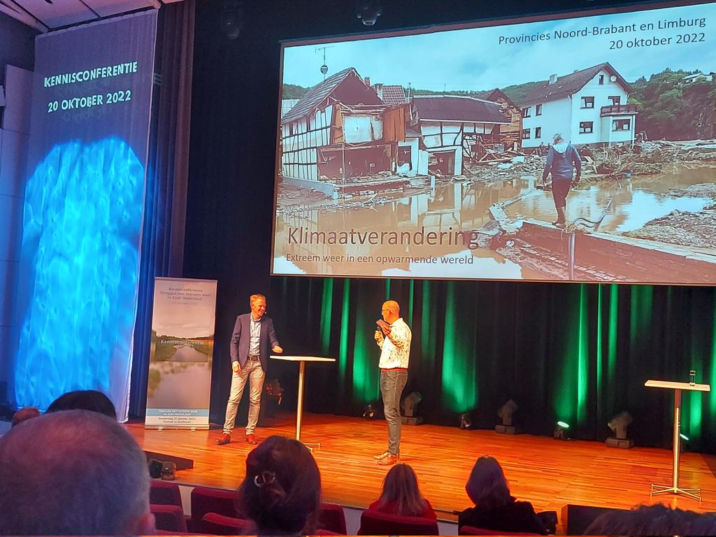 Suzanne_Helmond's tweet photo. Peter Paul Munneke aan t woord over klimaatverandering en extreem weer tijdens kennisconferentie 'Omgaan met extreem weer in Zuid -Nederland'. https://t.co/2YzJayYUQ0