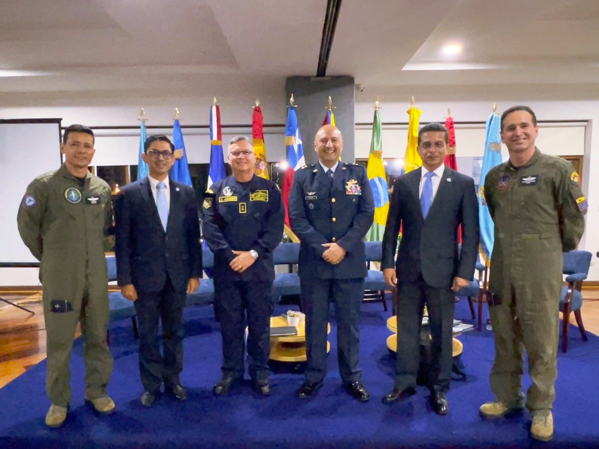 COLADCA's tweet photo. ✈ Ha dado inicio la Semana de la Educación #EPFAC Escuela de Postgrados @FuerzaAereaCol Excelente agenda dirigida a "Estudios militares para la proyección del Poder Aéreo y Espacial"
Agradecemos importante invitación y gusto por acompañar la agenda académica #DejandoHuella https://t.co/kOy7YhVFlO