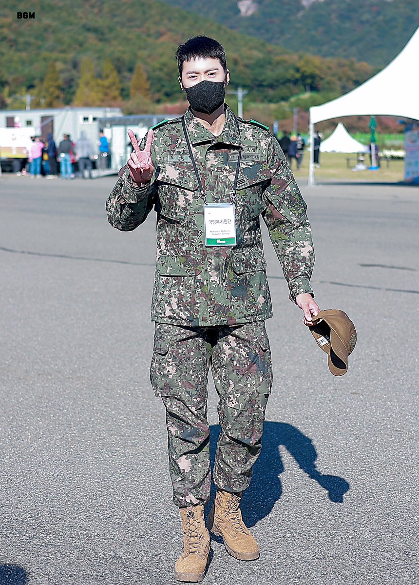 be_gongmyoung's tweet photo. 계룡세계군문화엑스포축제

#GONGMYOUNG #공명 #KIMDONGHYEON #김동현 https://t.co/w2tSzWUzFJ