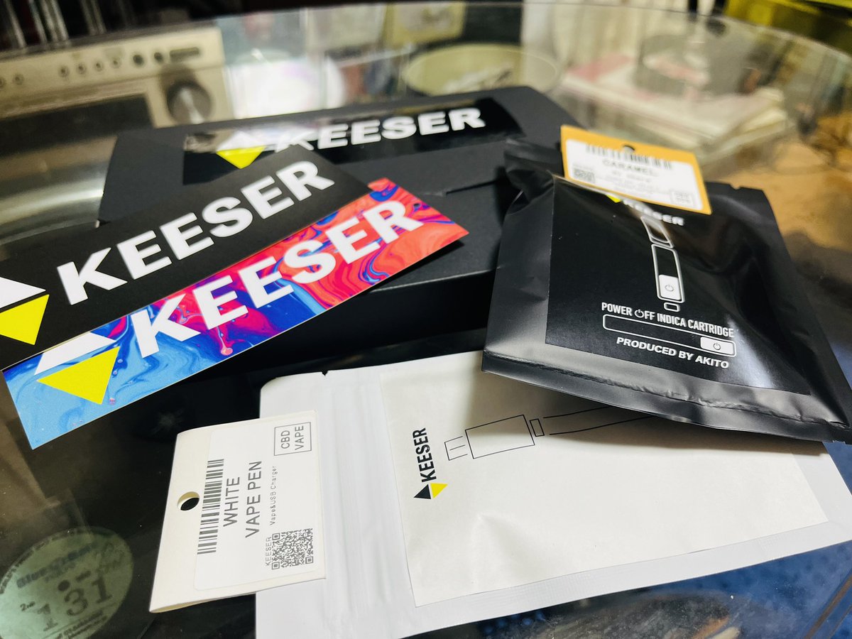 MonkeyWatajik's tweet photo. 仕事終わりKEESER届いてました!✨
大好きなAkitoさんのコラボが当たって最高に嬉しいです！
最高な睡眠で音楽も筋トレもさらにスイッチ入れて頑張ります！
#KEESER #vape #cbd #akito https://t.co/3B8DAXwj9L