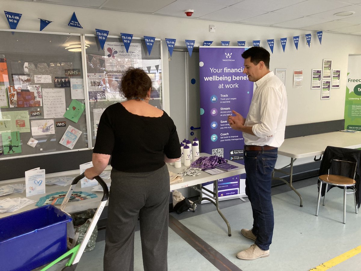 Supporting at the crossroads in <a href="/MidCheshireNHS/">Mid Cheshire Hospitals 🏥</a> today talking to our people about all the financial well-being support we have available at the Trust and getting the word out about <a href="/wagestream/">Stream</a> <a href="/sophie_favager/">Sophie Favager</a>