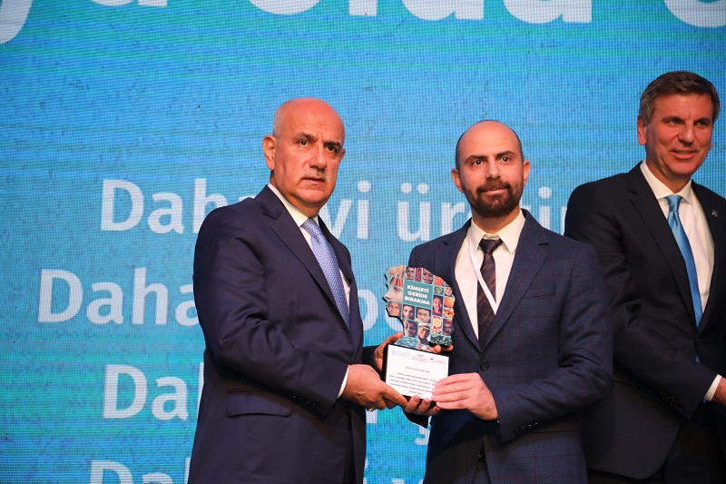 Agrimetre girişimimiz FAO Dünya Gıda Günü'nde ödüle layık görüldü. Ödülü kurucumuz Selcuk BAGCI Tarım ve Orman Bakanı Sn. Vahit Kirişci'den aldı. Ödüle layık gören kurum ve paydaşlara teşekkür eder, ödülü almaktan büyük bir onur ve gurur duyduğumuzu sizlerle paylaşmak isteriz.