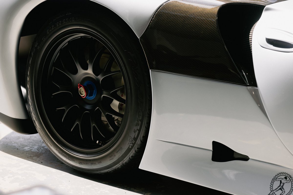 robertovery's tweet photo. PROJECT 911 GT1 EVO #IMAGEBYOVERY Shot for @motohistorics #racespec #workshop #motohistorics #911GT1 #evo #daytona24 #myshot #turbo https://t.co/ISBZM9mJ5l