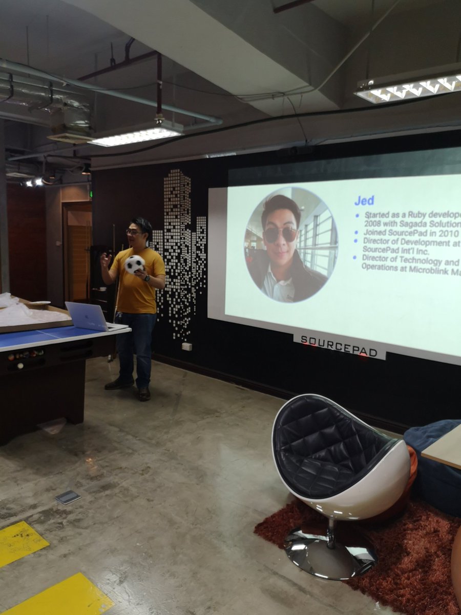 akosipc's tweet photo. Jed Seculles is now talking about what Sourcepad does now. 

#ruby #phrug #Meetup https://t.co/wg6m7ApEWm