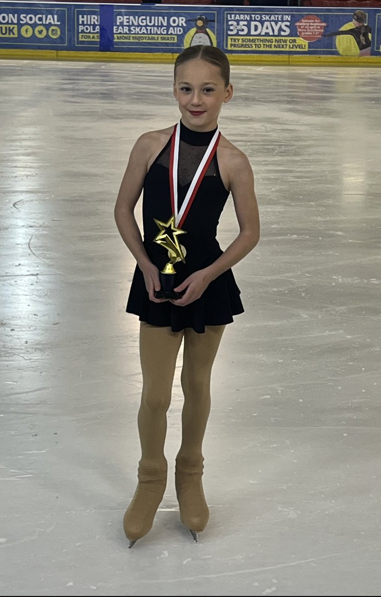 KerrySaul03's tweet photo. @StBernsPrimary  Ava was amazing at her spin spiral &amp; jump competition. She won first place for her routine!🏆🥇🤩 ⛸ https://t.co/O70cpURRW3