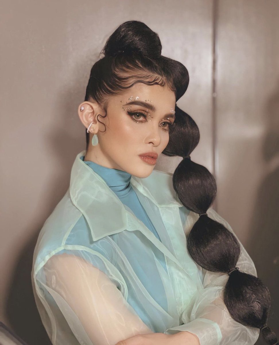 stankztandingan's tweet photo. March 2021 when Gabay by Kz Tandingan was released. Still, we haven't seen the music video. Filipino Pride, spotlight, world stage. 
@disneyplusph
#DisneyRayaPH Gabay | KZ Tandingan
#DisneyPlusPh https://t.co/VKdIMNk2Gi