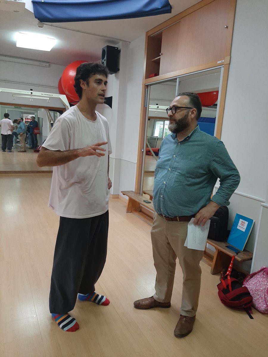 reus_cat's tweet photo. El #COS2022 escalfa motors amb el taller SomNiu Dansant, amb el coreògraf i ballarí Marc Jubete

Va destinat a les escoles d’educació especial de #Reus

https://t.co/5GyUFecdPq

@ReusCultura #FestivalCOS https://t.co/SzUwKMJ8Iq