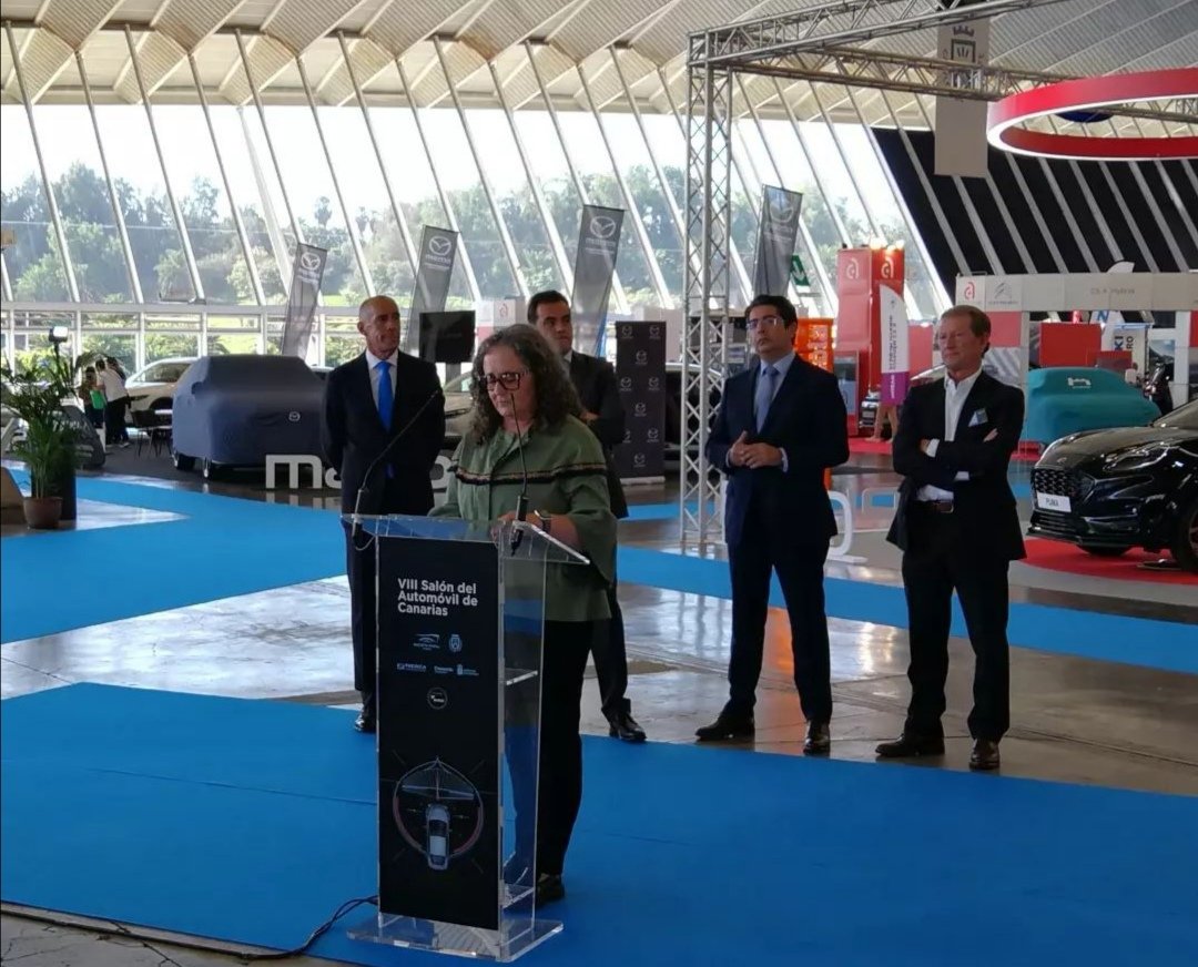 recintoferialtf's tweet photo. 🚙 Inauguración del VIII del Salón del Automóvil con el pte @CabildoTenerife @PedroMartinTfe; el pte @FREDICAcanarias, Jesús Orozco; dtor gral Comercio, David Mille; la Dtra Insular Ermitas Moreira ; y el director de Estrategia Corporativa  del Grupo DISA, Florencio de la Rosa. https://t.co/VYmmYtYqeB