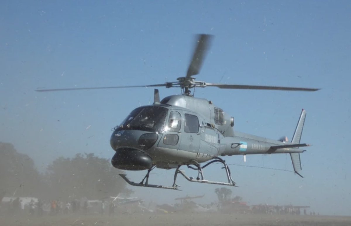 PucaraDefensa's tweet photo. El #COAN en el #festival Carhué Vuela 2022
@Armada_Arg #airshow #imara #faif #festivalaereo #s2t #tracker #as555 #fennec @agralesa #marrua @MercedesBenzArg #aviacion 

https://t.co/mqVFueGVoP https://t.co/KNS7RC2Fwv