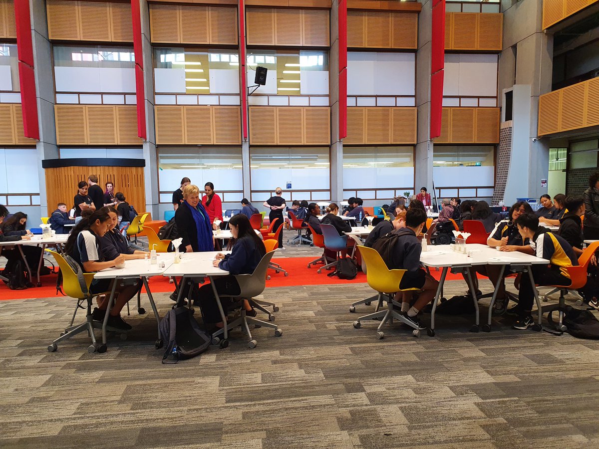 FutureStemGen's tweet image. We had a fantastic time with Chifley College students of Dunheved, Shalvey, Bidwill and Mt Druitt (all @nisep01 partners) extracting bush medicines, making dye sensitised solar cells and using coding and sensors. It was a great @FutureStemGen day.