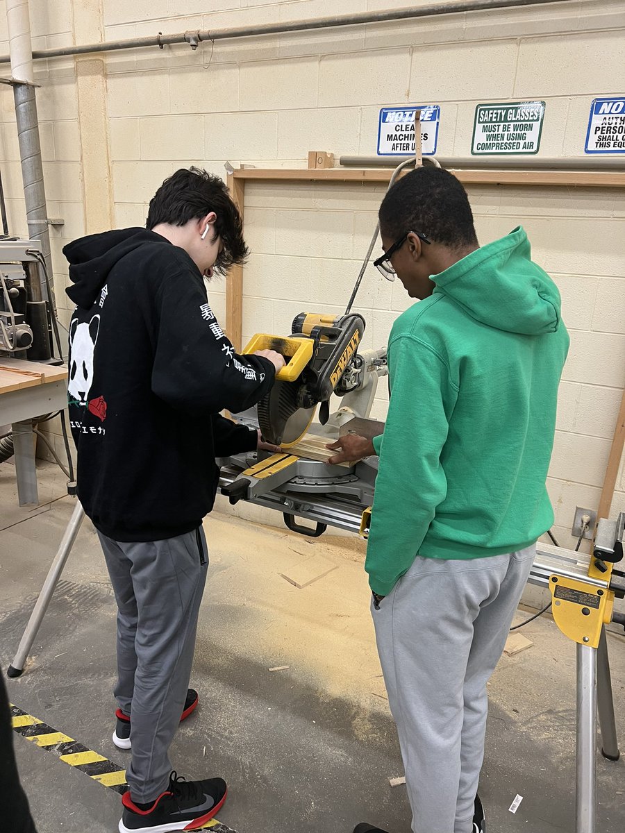 Sarah Lewis tweet media