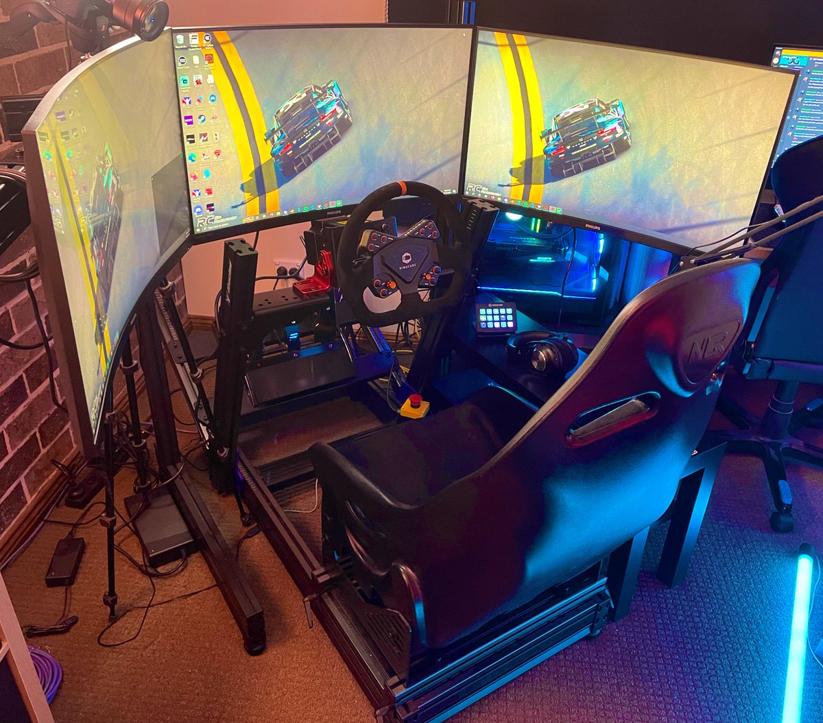 Daniel Gray tweet media