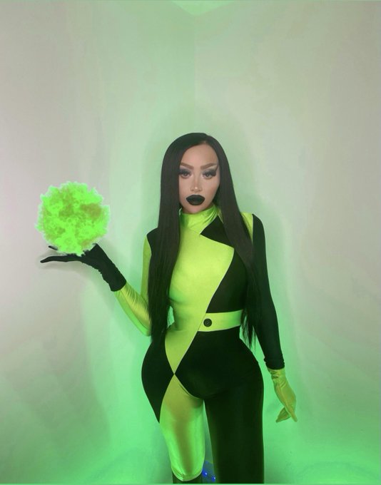 Dark haired bitch and she look like Shego https://t.co/4A75t38j3A