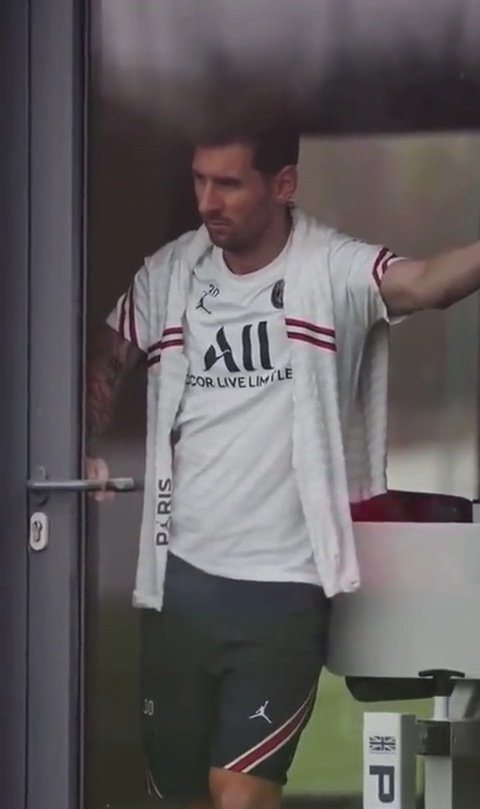MrViolagg's tweet photo. Me, patiently waiting for Egbewole to fix a date.🤒 https://t.co/XFZv2jqF0J
