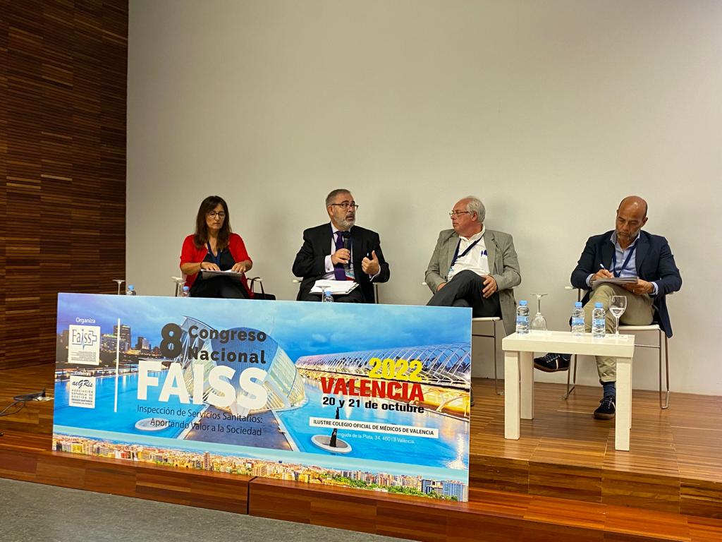 Debatiendo sobre "La Inspección de Servicios Sanitarios en la sociedad de la información" 8 Congreso Nacional de la FAISS.