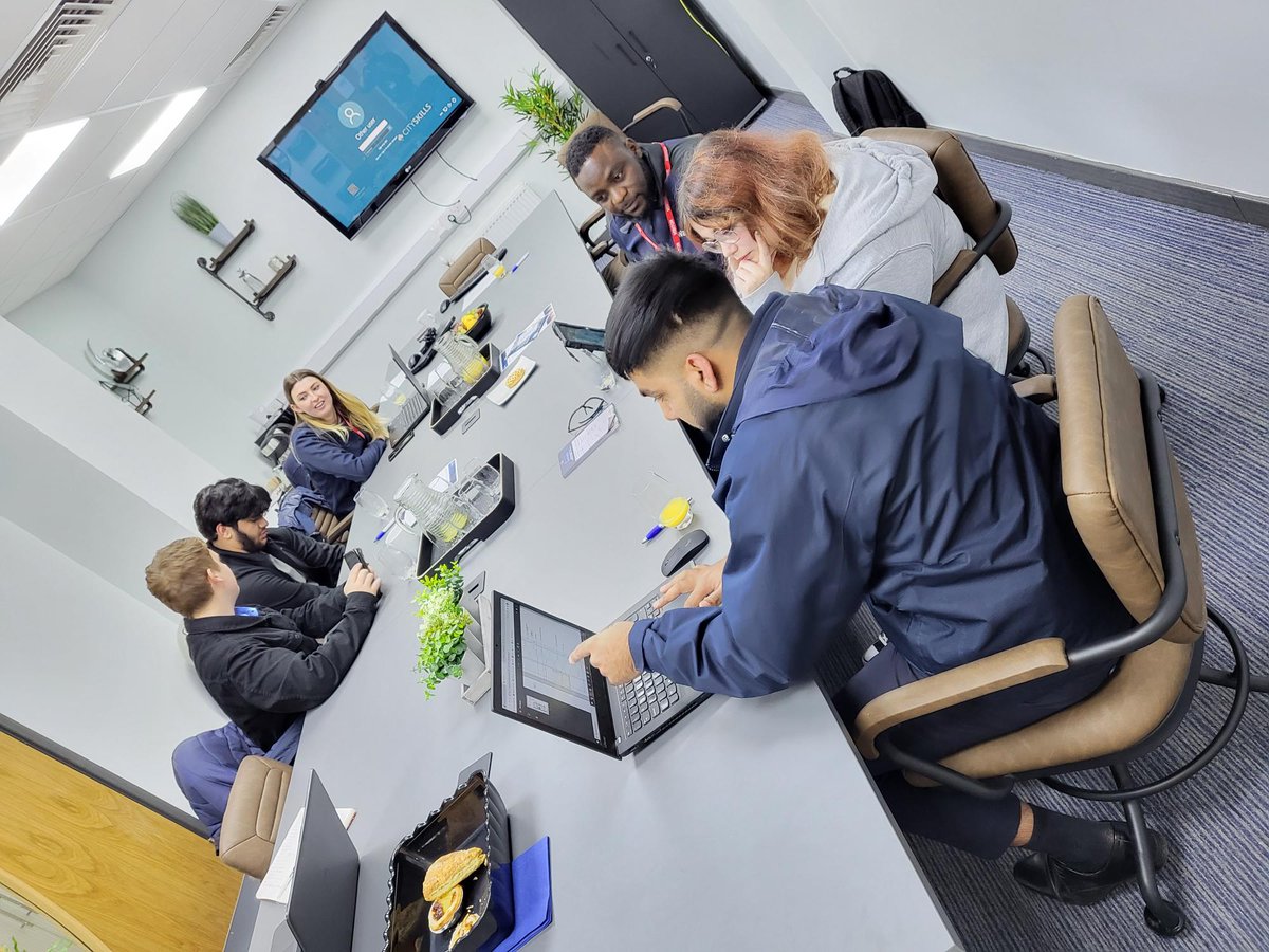 greeenlawal's tweet photo. In order to close the Skills Gap, we must encourage next generation of Construction professionals &amp; tradesmen. 

Hence a visit to Salford City College @SCC_Apprentices with new @WatesGroup entrants @FoysolIslam13 @greeenlawal &amp; other team members of @star_salford was well suited https://t.co/RDK4VAWy9D
