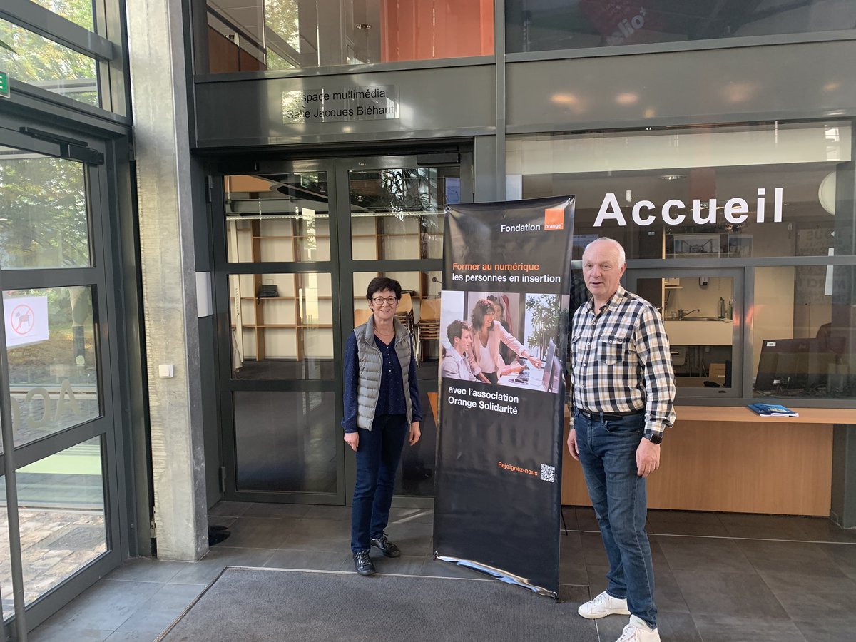 Semaine Bleue a la Maison de la Vie Associative de Reims.
OSN y organise des ateliers numériques depuis plusieurs années. Merci <a href="/francoise/">Francoise Labro</a> colin <a href="/SylvainAchon/">Achon Sylvain</a> <a href="/philippe/">Philippe Gauthier</a> micottis       <a href="/OrangeSolidariT/">Orange Solidarité</a> <a href="/FondationOrange/">FondationOrange</a> <a href="/RLHelgoualch/">Renan L'Helgoualc'h</a>  <a href="/CarolineMesure1/">Caroline Mesureur</a>  <a href="/LaurenceG26/">Laurence Grabowski</a>