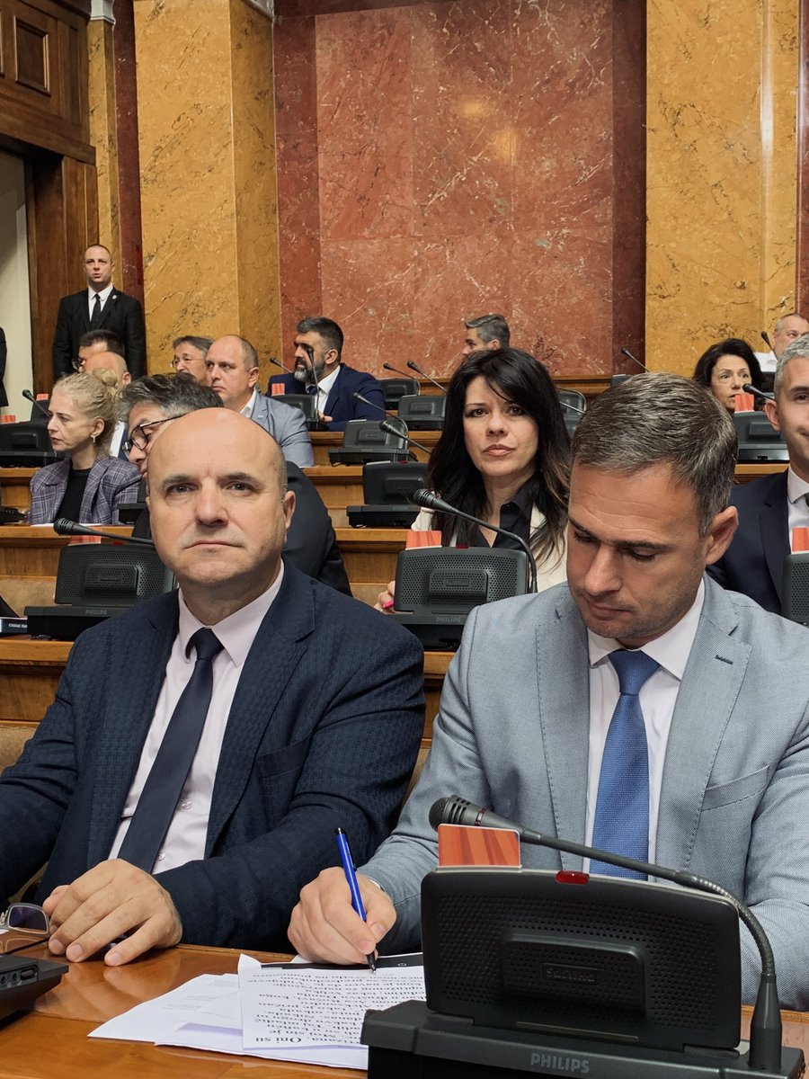 StrankaNarodna's tweet photo. Dok se spremam za sednice u Skupštini, mislim na sve vas koje sam sretao putujući kroz Srbiju.. 

Pitam se da li ste razočarani i obeshrabreni zbog okolnosti u kojima živimo. Ako jeste, razumem vas, i biću iskren, i ja sam ponekad. Ipak, ovo je vreme za preuzimanje odgovornosti. https://t.co/uhmgAxs8by