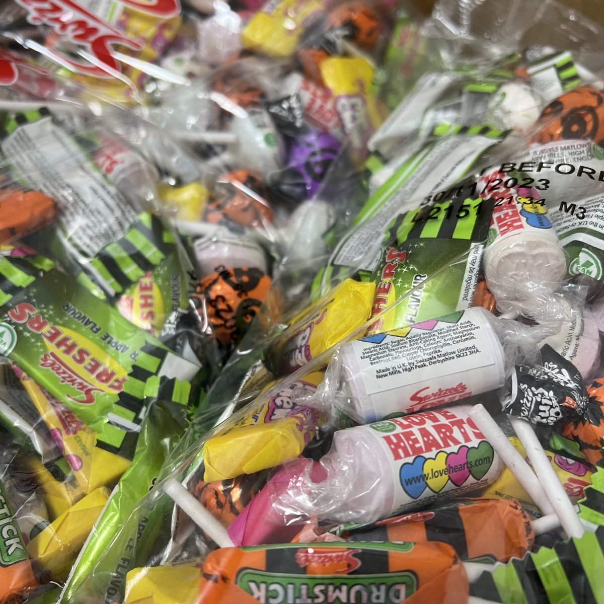 ChesterBID's tweet photo. We're feeling super sweet today!π¬ Handing out the packs for our upcoming FREE #Halloween Trail!ππ
Ready or not it's time to get spooky! π¦ Download the trail π https://t.co/paXXv1Ns3S
#HauntedChester #ChesterTweets #Chester #CityLife #SweetTooth https://t.co/ve8oKb6Fd3