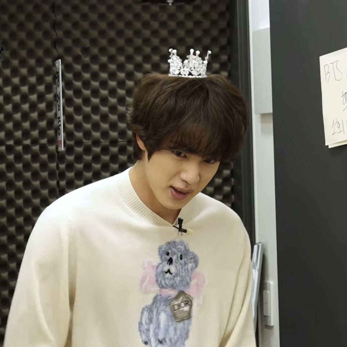 9201jm_'s tweet photo. ティアラ付けてるジンくんかわいすぎ
ヨンジちゃんも可愛くて安定に面白くてこの番組出てくれてほんっっとに嬉しい～🥺💞 https://t.co/OMnDVbzZxX
