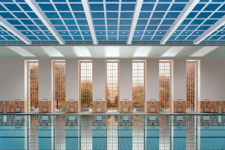 Amazing realistic paintings from London based artist Ben Johnson <a href="/benjohnsonart/">ben johnson</a> at benjohnsonartist.com "Berlin Pool", Acrylic on canvas, 120 x 180 cm, 2022, © Ben Johnson #art #Benjohnson #painter #BerlinPool