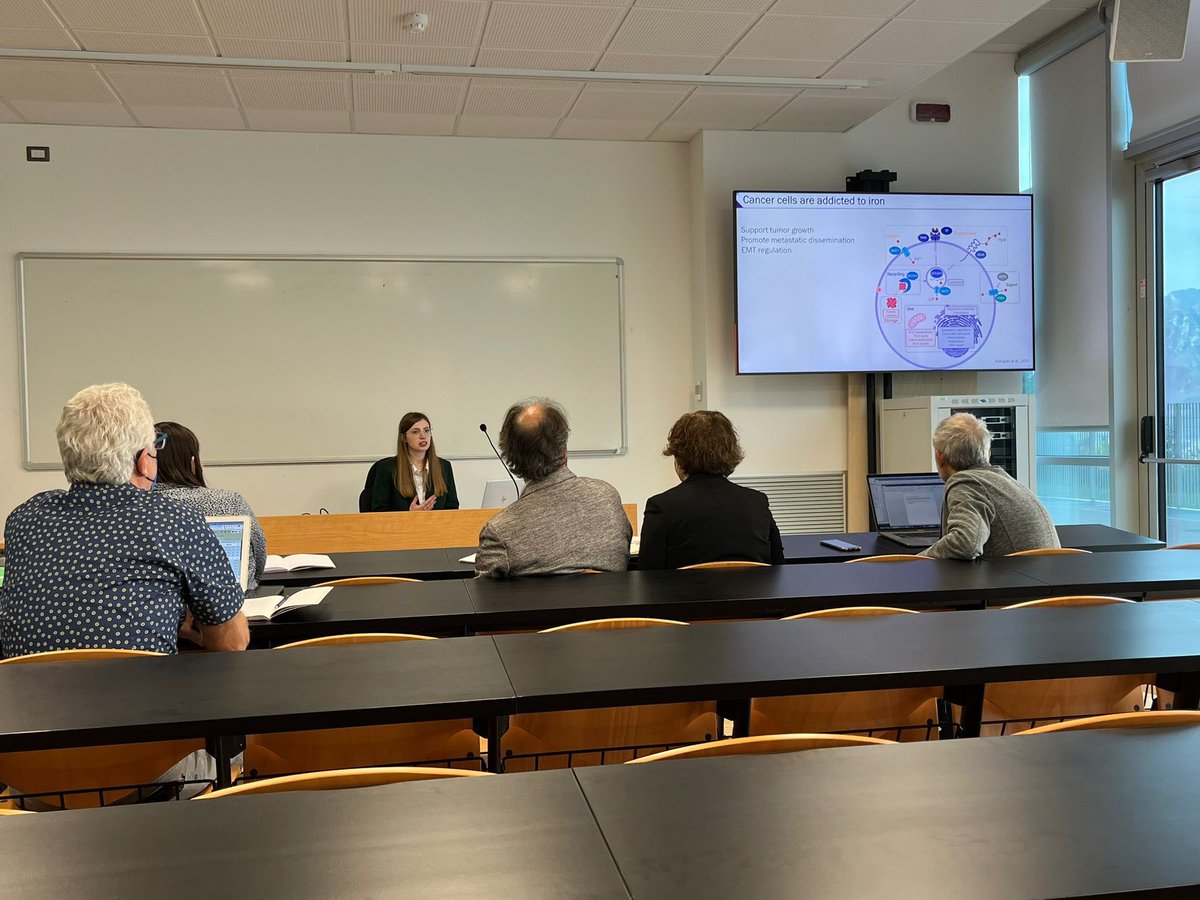 Franci_Rizz's tweet image. Congratulations to Natalia who successfully defended her master thesis today in Cellular and Molecular Biotechnology at the University of Trento @CIBIO_UniTrento 👏🏻👏🏻🥳 Very proud of the first master student I supervised during my PhD! 🤩