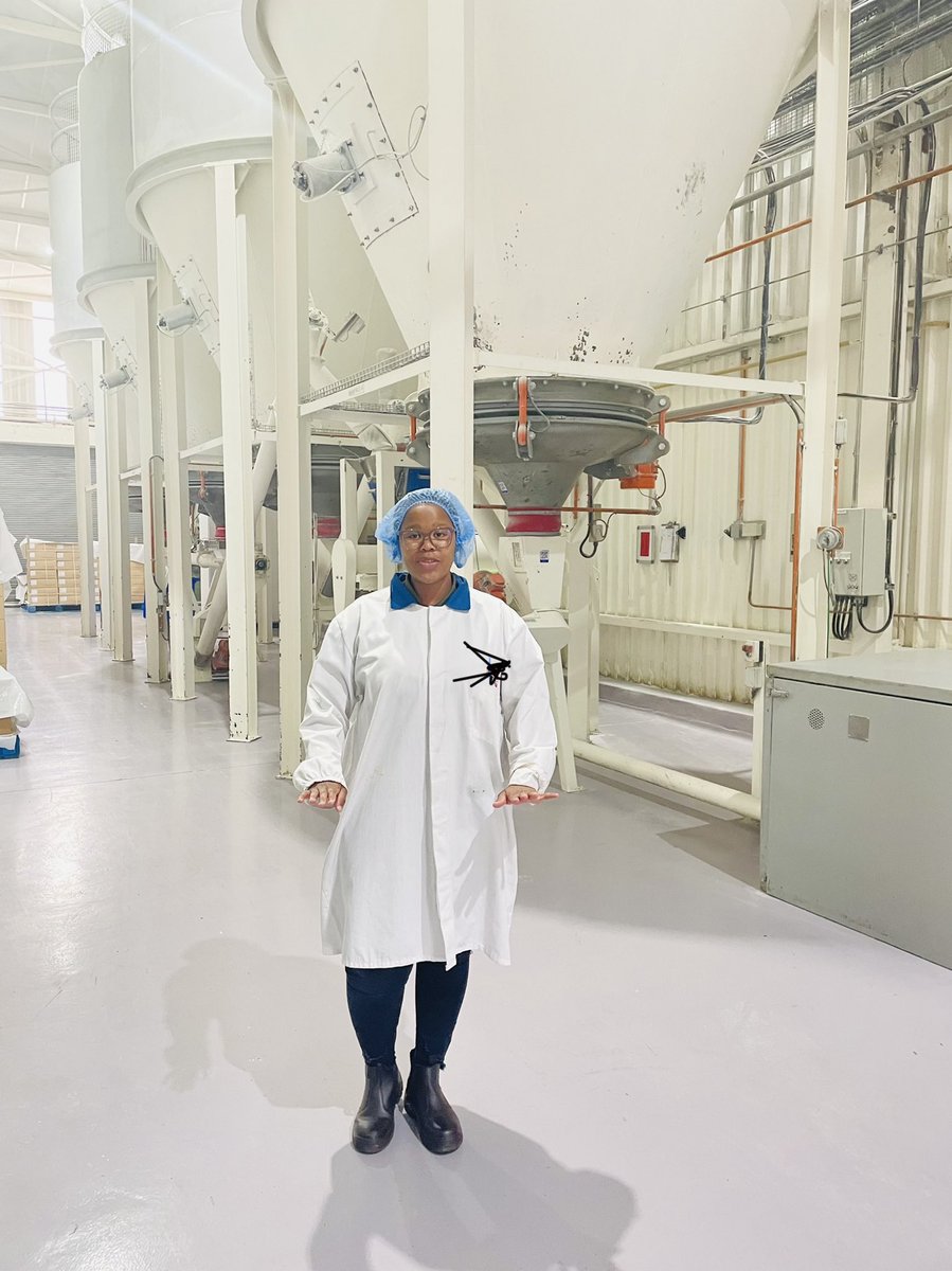 LethaboSue's tweet photo. Hi I’m Suzan Maruma, and my role in the Food manufacturing industry is to ensure that all associates finish their shifts in 1 piece.I am an EHS Specialist and safety is my first priority.
#FoodBevLeaders #ManufacturingMonth #PrideInManufacturing ⁦@FoodBevSETA⁩ https://t.co/PwU9yfvQN4