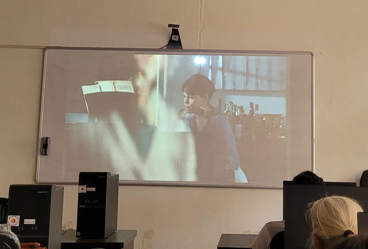 CESMumbai's tweet photo. Italian movies and gelato make a brilliant combination. Thank you to everyone who jojned in to celebrate @ItalyinMumbai https://t.co/vOpFJ65aL2