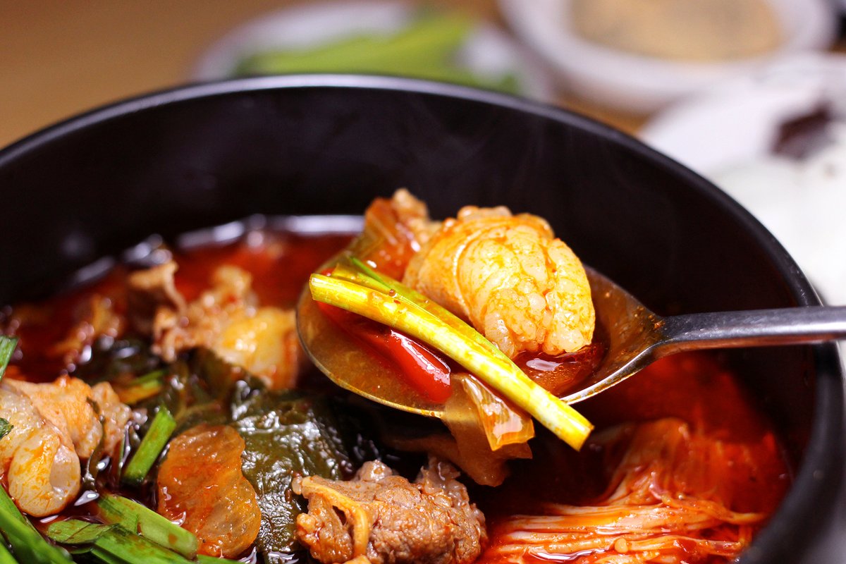 mapo_nongsusan's tweet photo. 시뻘겋고 눅진한 ���물이 맛난 계절입니다. .
고소한 우삼겹에
한우대창이 쫄깃 오동통.,
국물 함빡 머금은 우거지를
쌀밥에 처억 얹어다가 술술술,.
https://t.co/6JJZzPLQhI
1만원 할인쿠폰 링크니까는
24일 월요��까지 꼬옥 챙겨쓰셔요..
밥 챙겨먹어요..
행복하세요.,저도 행복할게요..
#윙잇 #협찬 https://t.co/AO2ysgAJoT