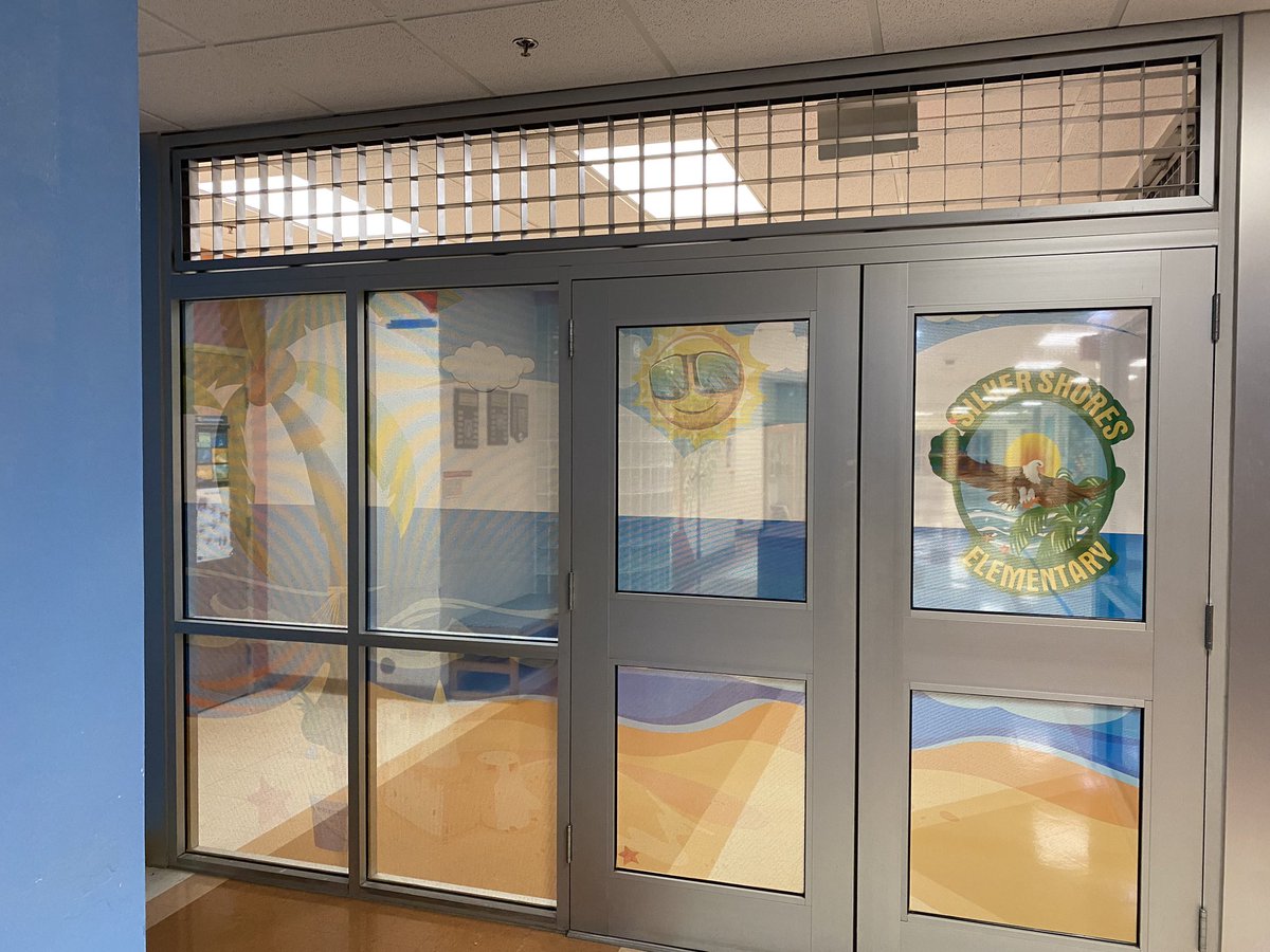 SilverShoresK8's tweet photo. The Shores’ entrance just had a facelift.  Window decals ❤️❤️❤️ #TheGreatestCornerintheUniverse #SSE_2223_AllSystemsGo https://t.co/EPhTAcW26i