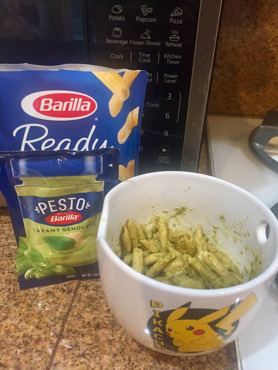 Queenie4ever's tweet photo. Thanks @BarillaUS for the pesto sauce #nationalpastamonth #samplerlove https://t.co/AhExcuG5ov https://t.co/dYCMGP7EeP