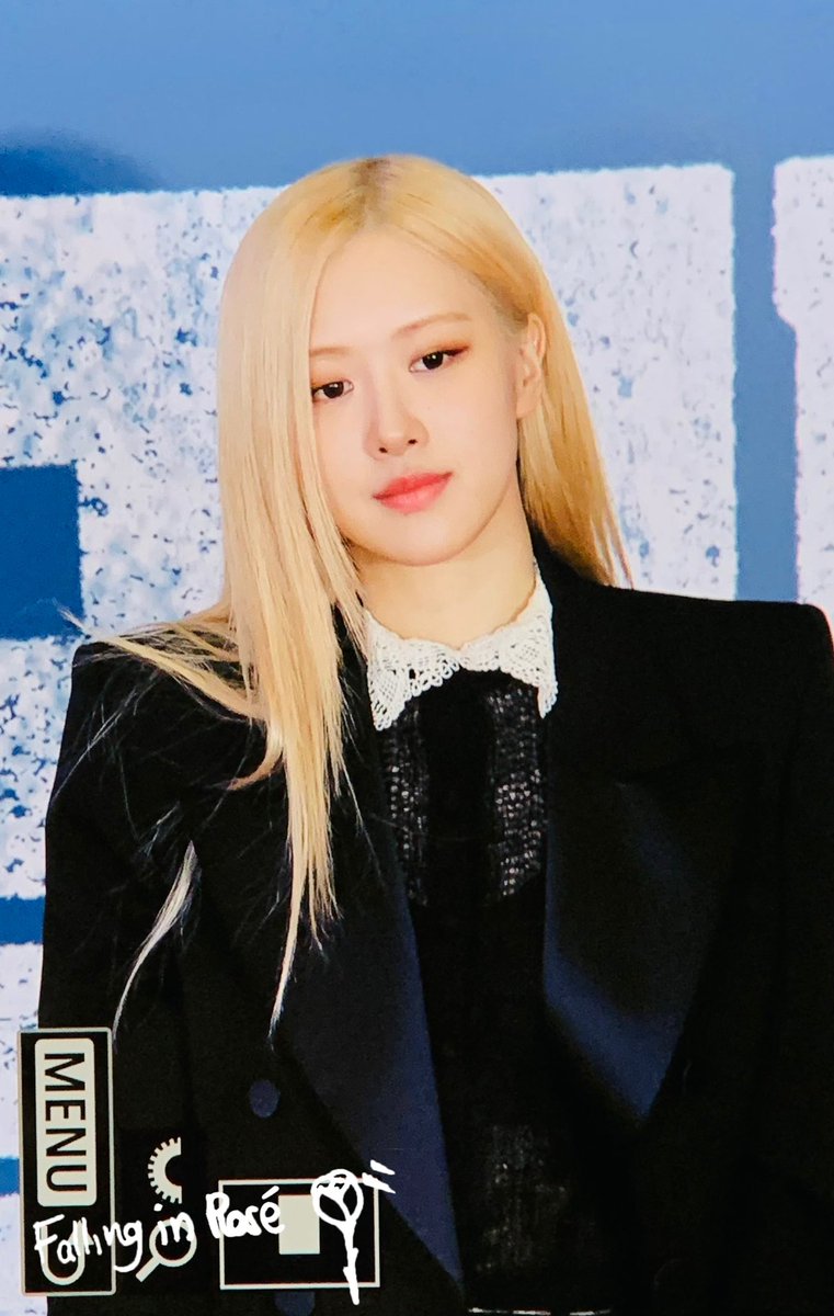 FALLING IN ROSÉ tweet media