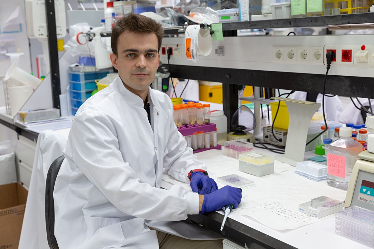 Nuestro investigador @borjaruiz55  ha recibido el primer premio de la Cátedra @UniBarcelona - @Atrys_Health  en investigación traslacional. ¡Enhorabuena! #InvestigarParaCurar #DiaMundialDelCancerDeMama 
cima.cun.es/actualidad/not…