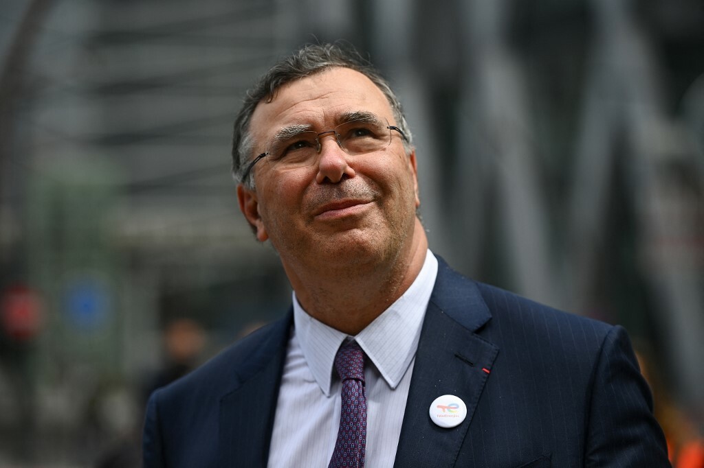 BFMTV's tweet image. Le patron de Totalenergies Patrick Pouyanné touchera 1 million d'euros de dividendes en 2022
l.bfmtv.com/AhR