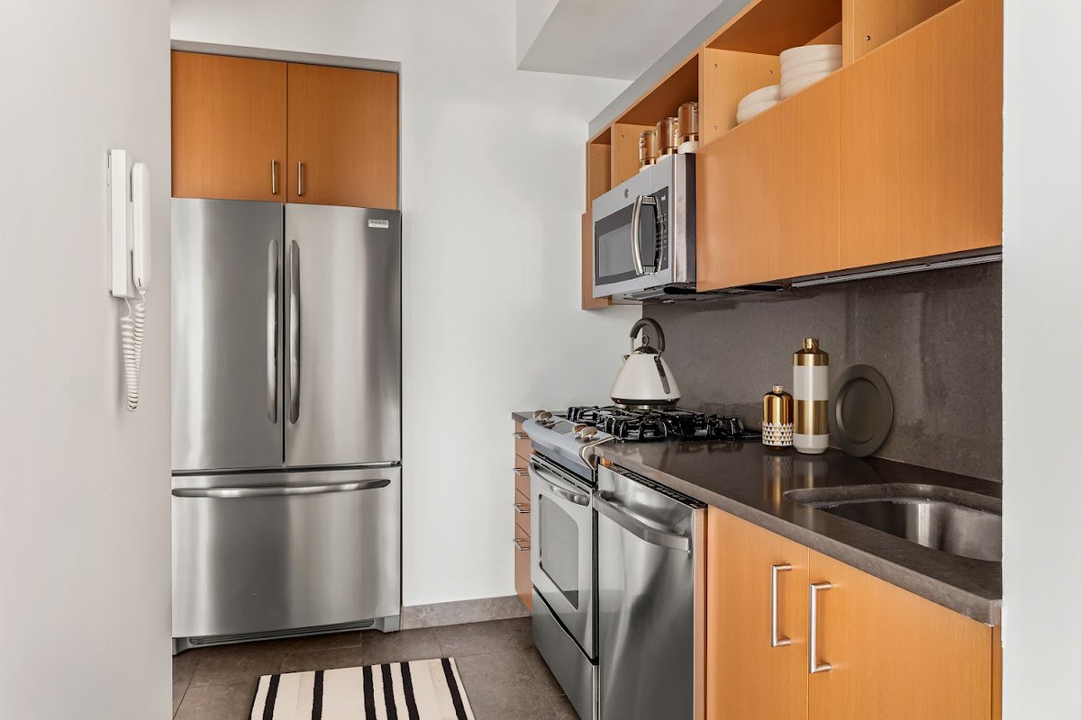 beam_living's tweet photo. Searching for a studio? Look no further. At 8spruce, we offer spacious studios with stylish finishes and unmatched views. Book your tour today. 

https://t.co/reUHlA8wvc https://t.co/c25k71MxGD