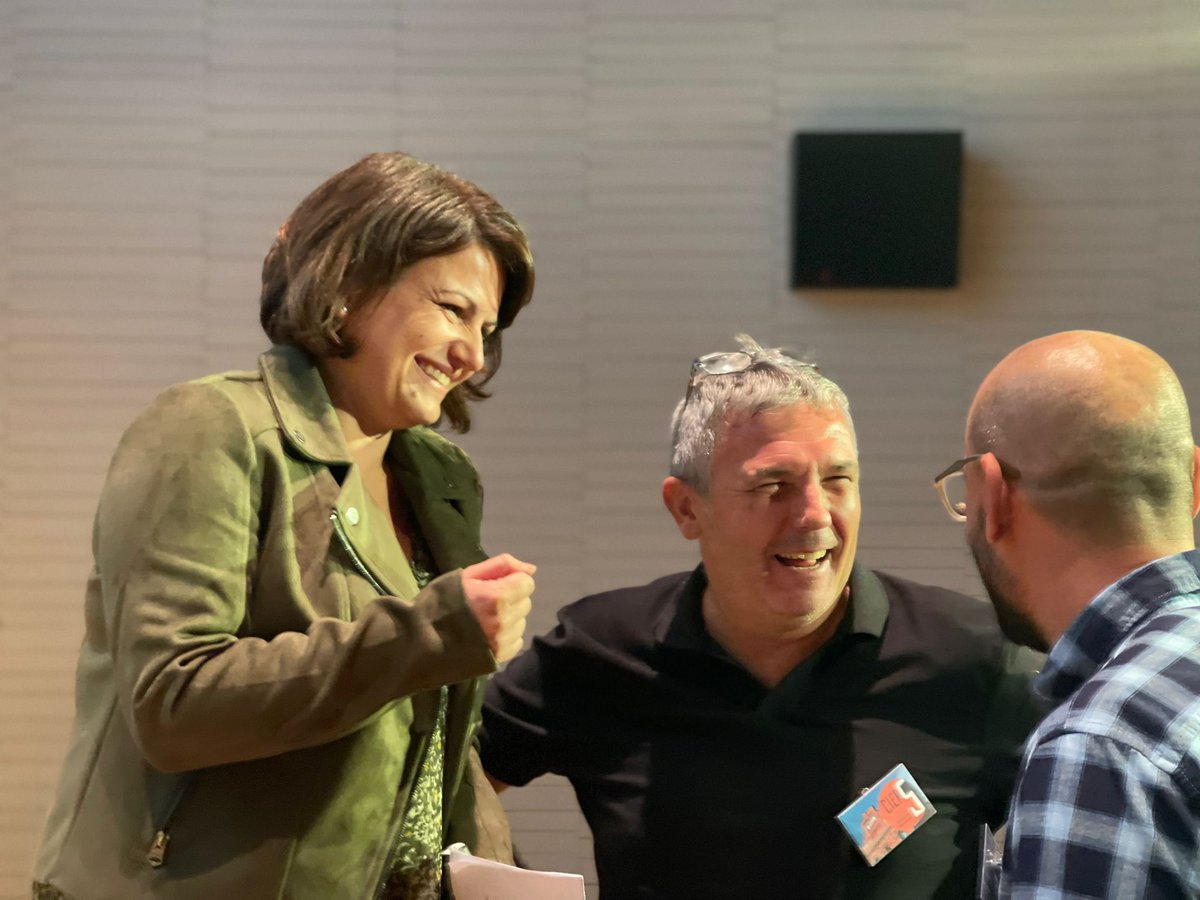 Comienza la sesión de #PatrimonioEncarnado en en #CIEP5  coordinada por nuestra querida Ana Sánchez Ferri <a href="/asanfe/">Ana Sánchez</a>.

#vuelvenlosabrazos #EdPatrimonial #ComunidadesCIEP #OEPE #Madrid #CentroElAguila #UVA #UPV