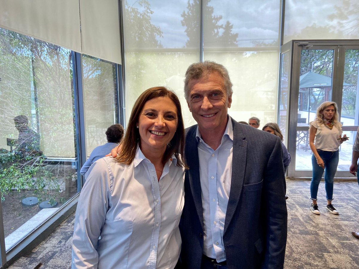 BetinaFlorito's tweet photo. Junto a @mauriciomacri y a @MiguelPichetto en su visita a Paraná donde nos espera una amplia agenda.
Desde ERF Santa Fe Estamos convencidos que el cambio es con honestidad y transparencia, con la firme idea de recuperar los valores, el trabajo y la educación pública de calidad. https://t.co/Uo58XTAIhK