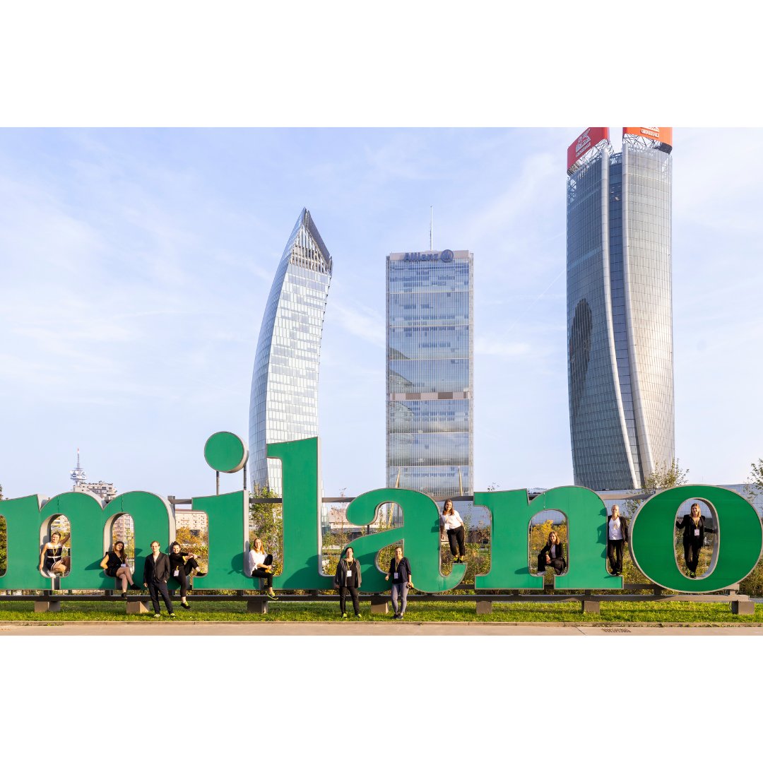 #TeamMondial for <a href="/EUROSPINESoc/">EUROSPINE</a> looking fabulous in Milano! We cannot believe how fast time is running. Tomorrow is already the last day of #EUROSPINE2022 .  A BIG shout out to our amazing team onsite for  all their hard work and dedication!#PCO #congress #milano