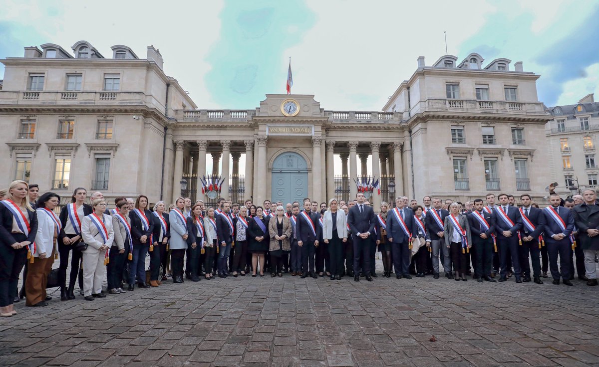 Une très grande émotion étreint le cœur de tous les Français depuis le terrible assassinat de la petite Lola. Aujourd’hui, nous souhaitons lui rendre hommage. Nous pensons à sa famille et à ses proches, à jamais meurtris.