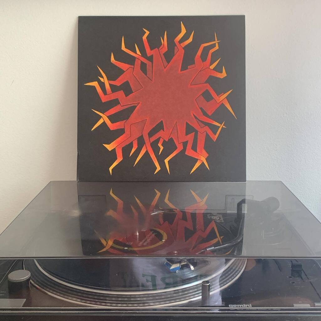 xanymorex's tweet photo. Sunny Day Real Estate - How It Feels To Be Something On
#sunnydayrealestate #sdre #howitfeelstobesomethingon #subpop #sp409 #nowspinning #recordoftheday #vinylgram #vinyl #instavinyl #recordporn #vinyladdict #vinylporn #vinyloftheday #vinyligclub https://t.co/w94yPlvs5L https://t.co/dNKc5c9Ltf