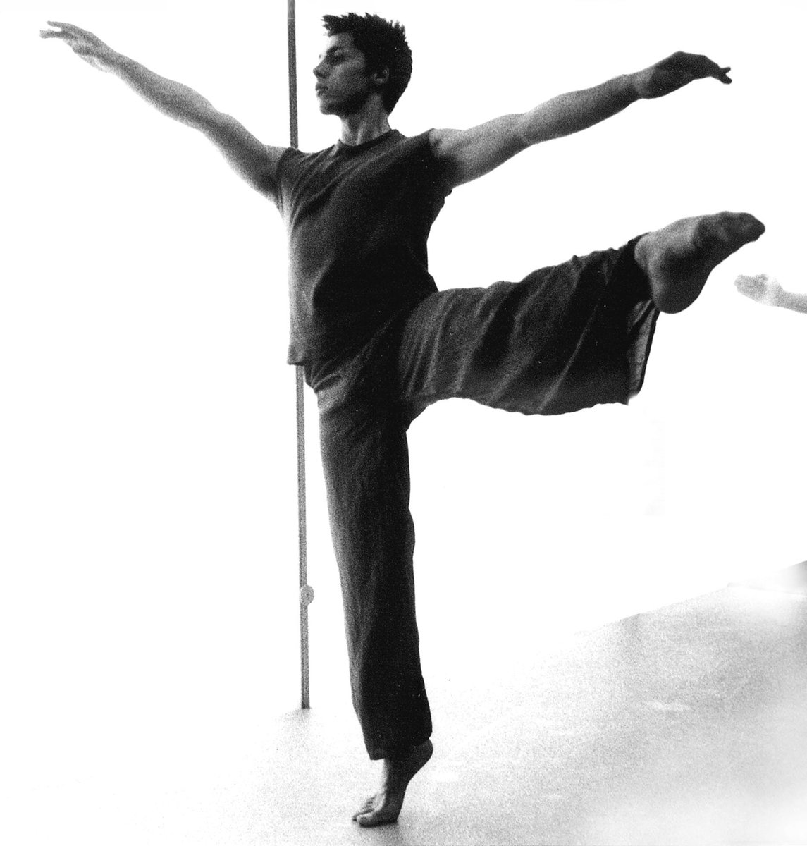 isaacblake1979's tweet photo. WHAT'S ON: #GypsyMaker 5 – #Dance Talks at @balletcymru
When: Monday 25th October 2022 (12.30pm – 3pm)
Where: Ballet Cymru, Unit 1, Wern Trading Estate, Rogerstone, #Newport, NP10 9FQ – FREE ADMISSION
Book at: https://t.co/iSY1gXk4Ki @RosaSenCis @stfactorycic @Arts_Wales_ https://t.co/kwJNX7RZqf