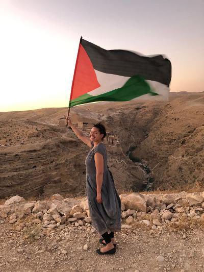 If you stand in with Palestinians struggling for their land and their human rights share a message of solidarity to let them know. Here is mine 👇🏽