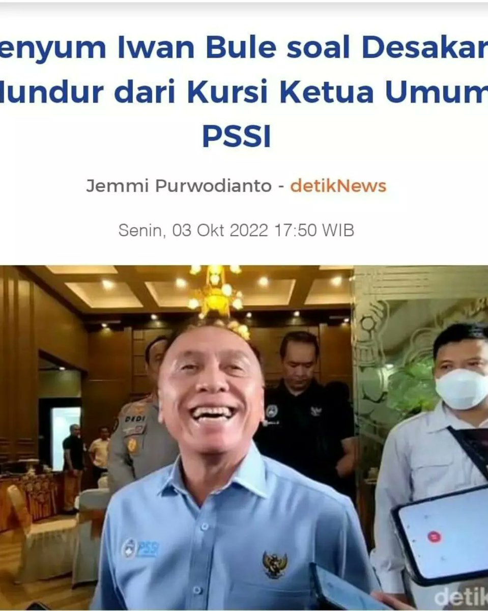 mathsoul1's tweet photo. Tmanku : jd TDK maumi nonton bola ? 
Sy : tdk akan, slama yg urus bola msh itu2 juga 
Tmanku : tp klo hukum &amp; aturan sdh brubah ?
sy : sm sj klo msih mereka yg  brkuasa,..Krn sepakbola di rezim ini cuma ajang cari duit &amp; ajang politik 
bukan Lagi hiburan &amp; prestasi
#FIFAnotFair https://t.co/gghCbF1GLe