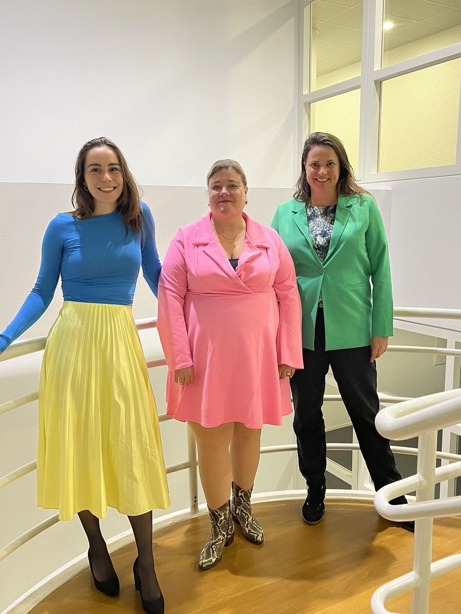 De dames van <a href="/D66DenHaag/">D66 Den Haag</a> (alleen Demi ontbreekt!)