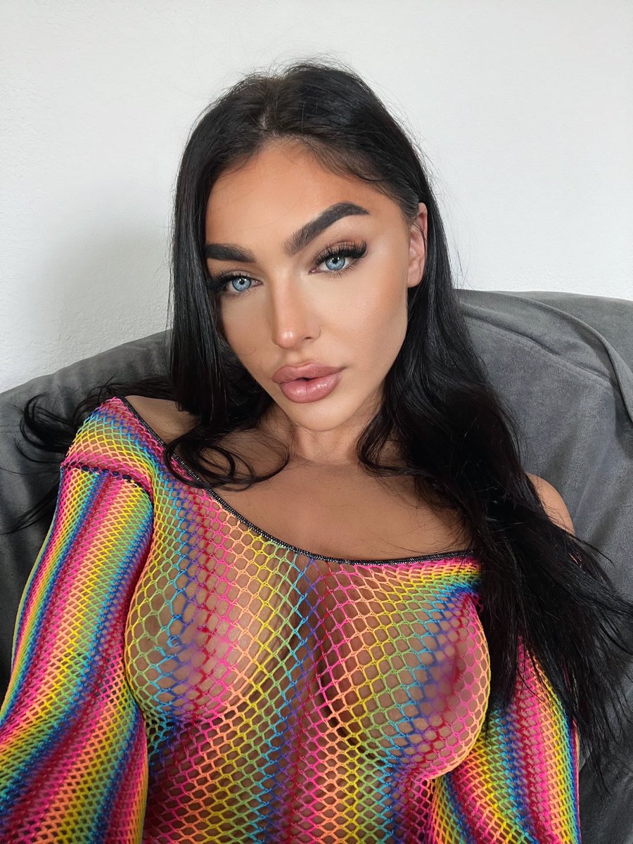 Emily Rinaudo on Twitter: "IG deleted so here you go Twitter 💗"