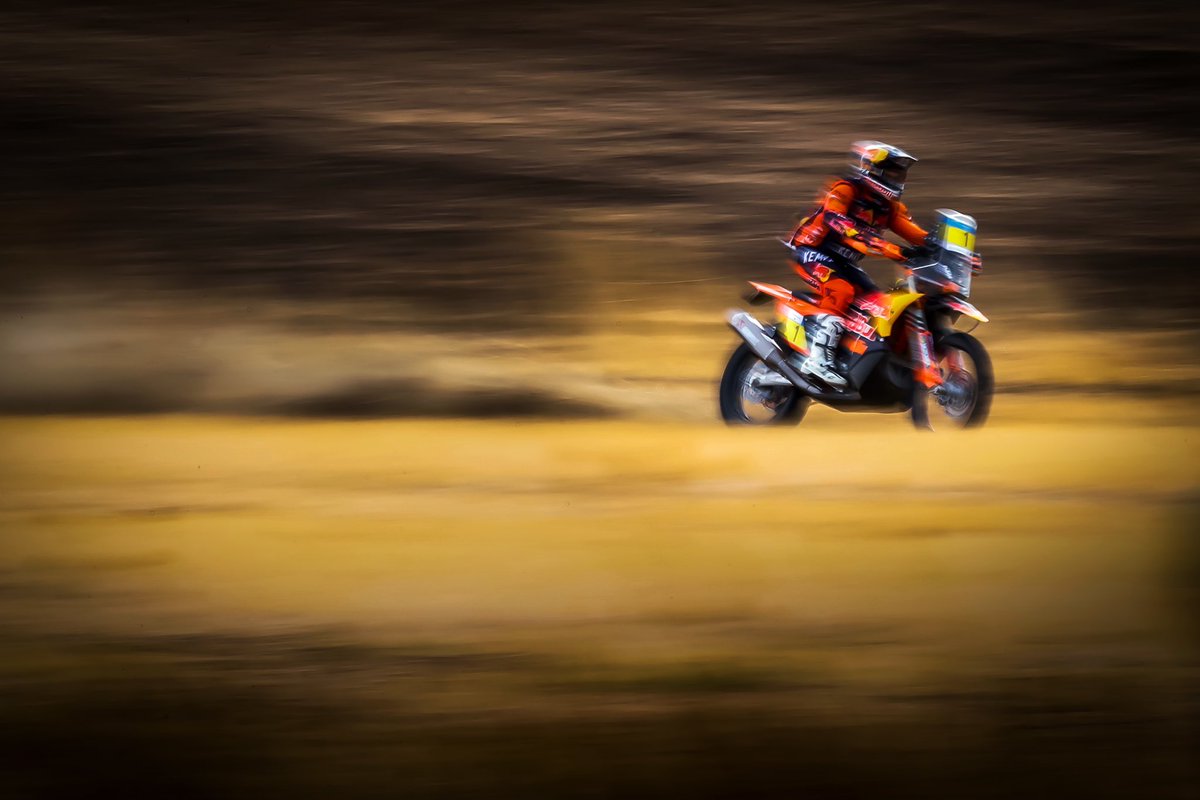 kmbenavides's tweet photo. Físicamente P1 en el día, me equivoque en un control de velocidad 🙈 y recibí una penalización de 6 min y quede P4 en la etapa!
A afrontarlo y seguir adelante disfrutando, dándole ✊🏼 y un poco de show siempre 😜✊🏼 #maxstyle
Vamos por otro día 💪 https://t.co/RCAJVRD12r