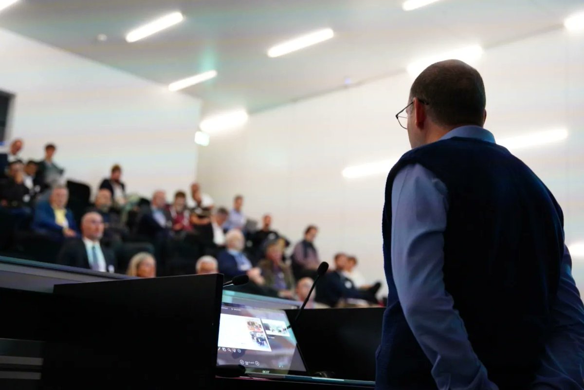 La première conférence officielle de Micro22, des exosquelettes au service des personnes paraplégiques : Le futur s’annonce plein d’espoir !
.
.
.
.
.
#technologies #sport #EVENT #Neuchatel #conference