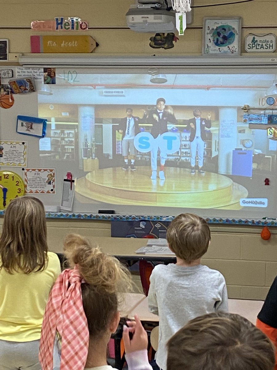 MissScott2LES's tweet photo. @jerseymikes @GoNoodle we loved learning with the Consonant Blends! https://t.co/Jk325LKck0