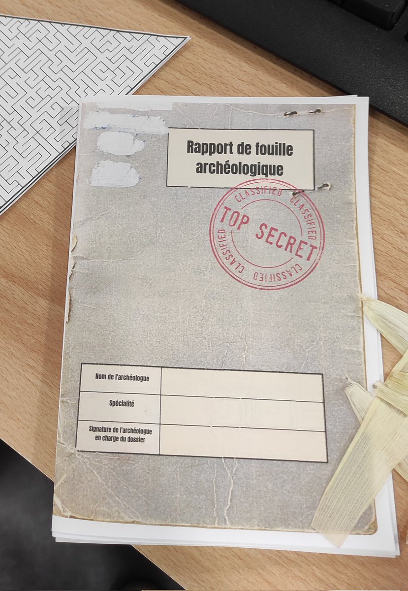 DamienEcu's tweet photo. Travailler Premiers États Premières Écritures en classe de 6e par le jeu.
La découverte d'un papyrus dans les archives du CDI d'@clgannefrank  a conduit les élèves à découvrir les trésors du British Museum et résoudre le mystère de la tombe de Toutankhârton. https://t.co/XvG4GgkzCP