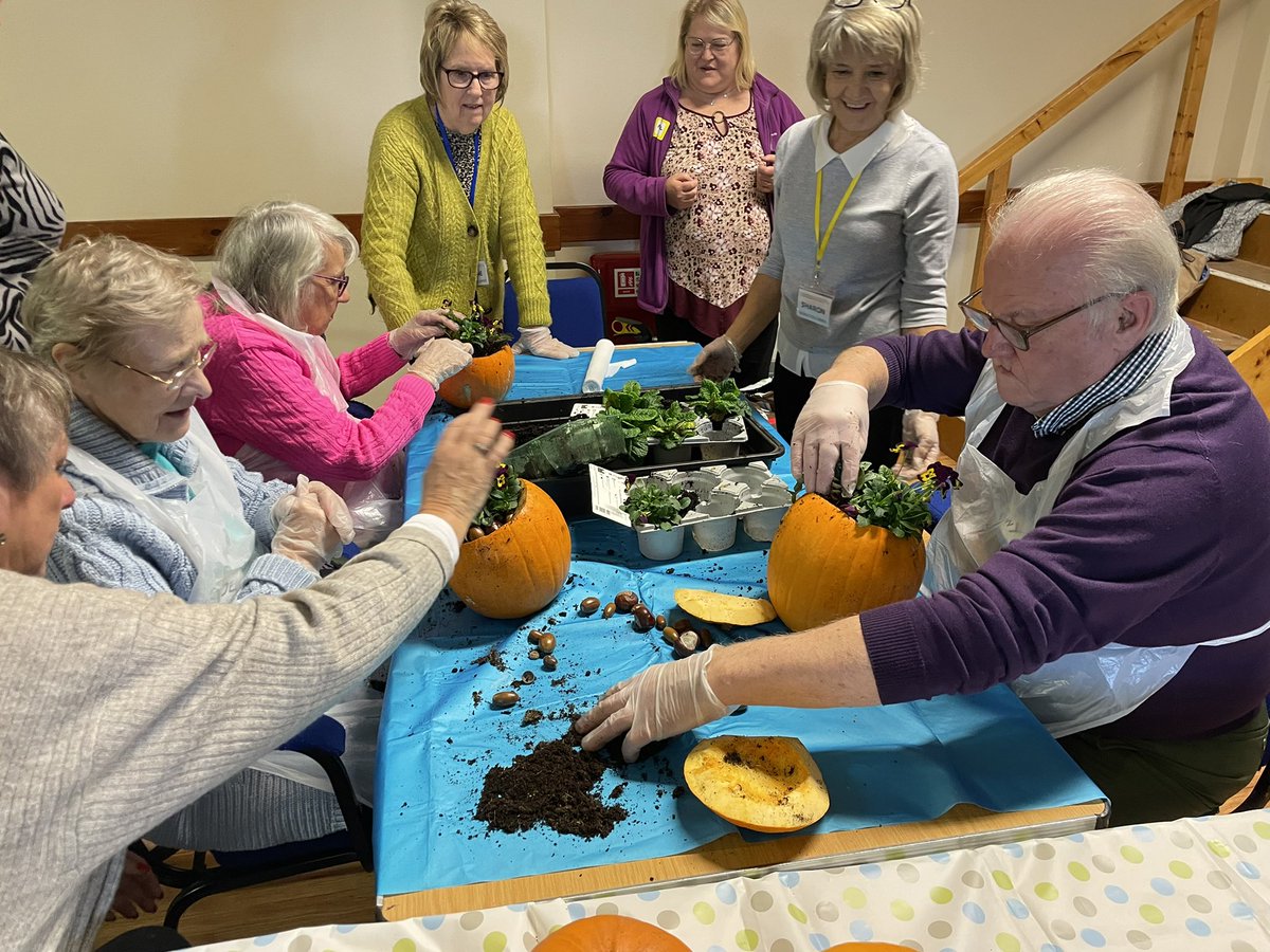 Folk at Lichfield and Tamworth Time Out Club preparing their ‘Pumpkin Planters’ for Halloween. @LizLockett1 @Lichfield_DC @DFC_Tamworth @TamworthCouncil @tamworthherald @LichMercury @DementiaRunning